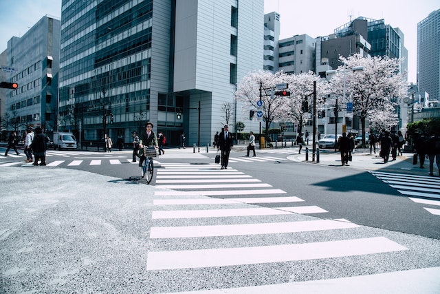 巴彦淖尔为何勤工俭学对在日本的留学生的职业生涯至关重要？